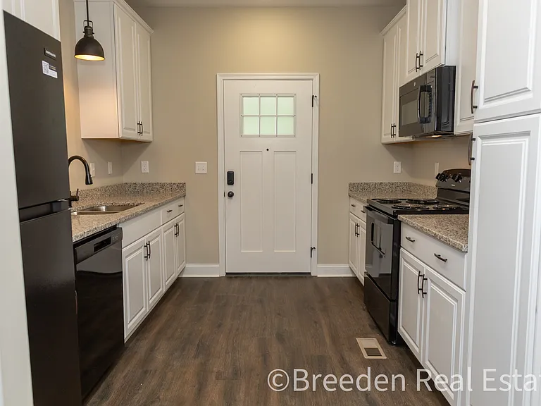 382 Harper Ave #382 — Photo 5