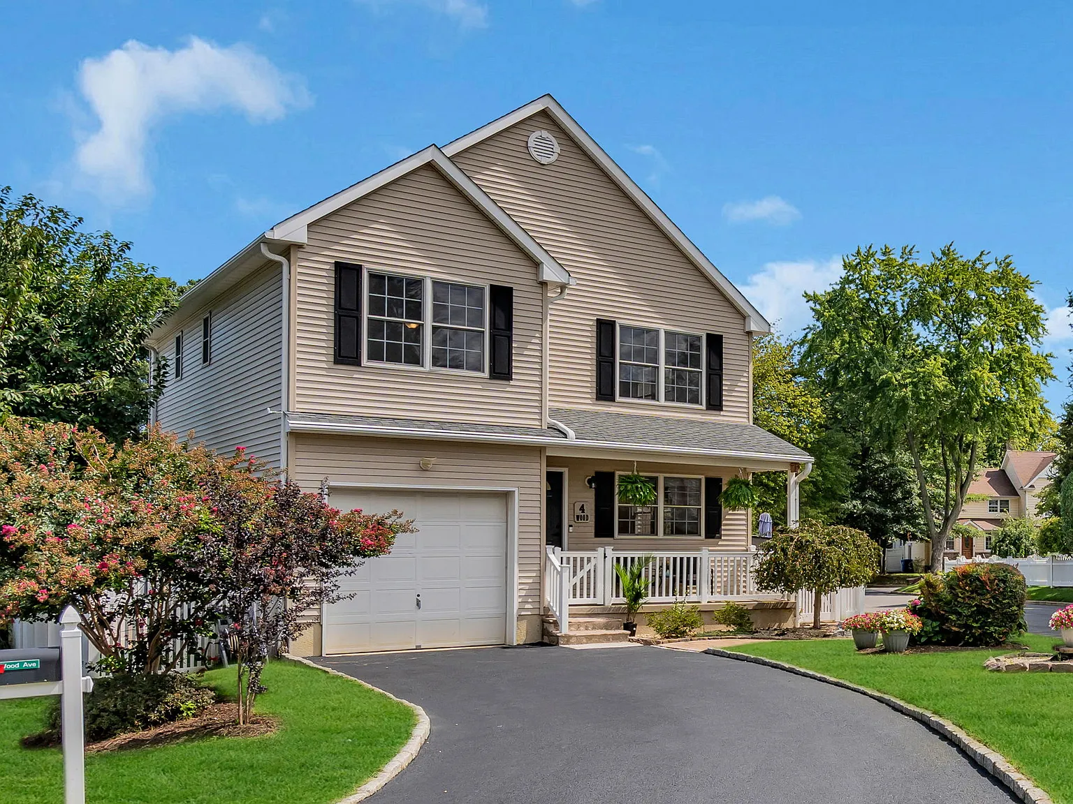 4 bed, 2000 sqft, $4,750 — Photo 3