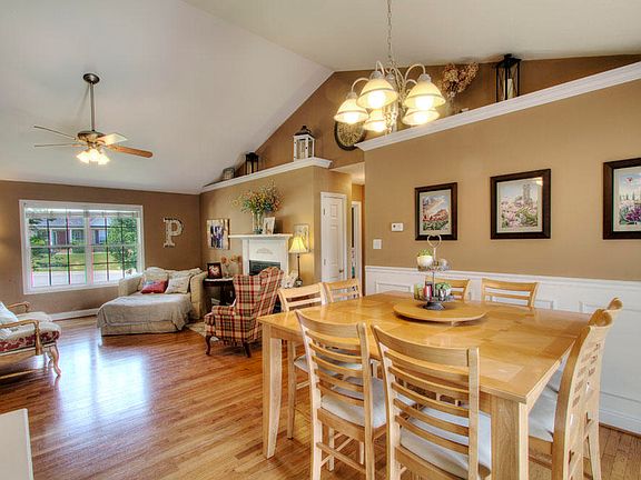 5th image of 2822 Country Meadows Ln