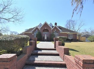 12 Haverford Ln, Friendswood, TX 77546