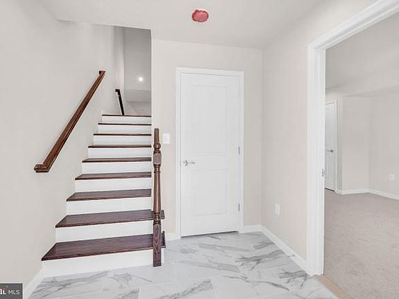 5th image of 2421 Elvans Rd SE