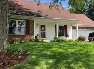 8205 Huntsman Trl, Louisville, KY