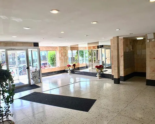 Rented by Compass | media 13