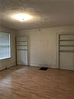 604 E Erie St #3 — Photo 5