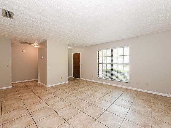 4th image of 7279 Sharbeth Dr S