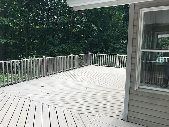 4th image of 326 Loma Dr