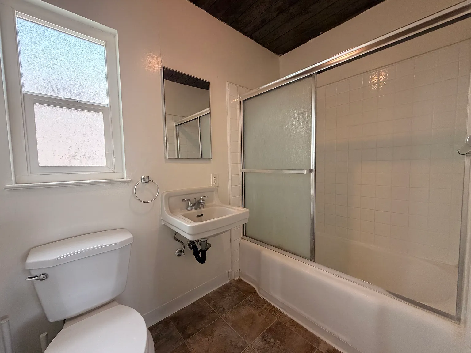1 bed, 350 sqft, $2,200 — Photo 4