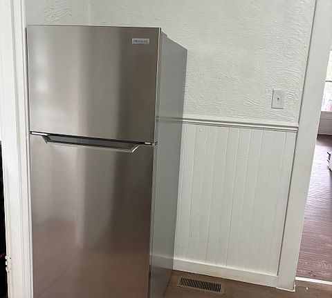 3rd image of 724 Walnut Ave #3