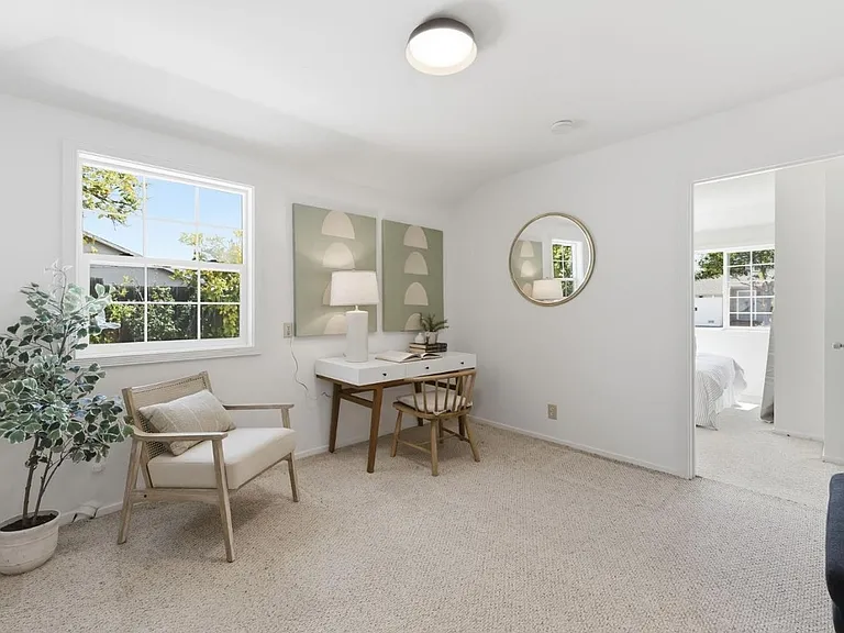 410 Wilton Ave — Photo 8