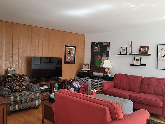 2nd image of 201 Hill Ave