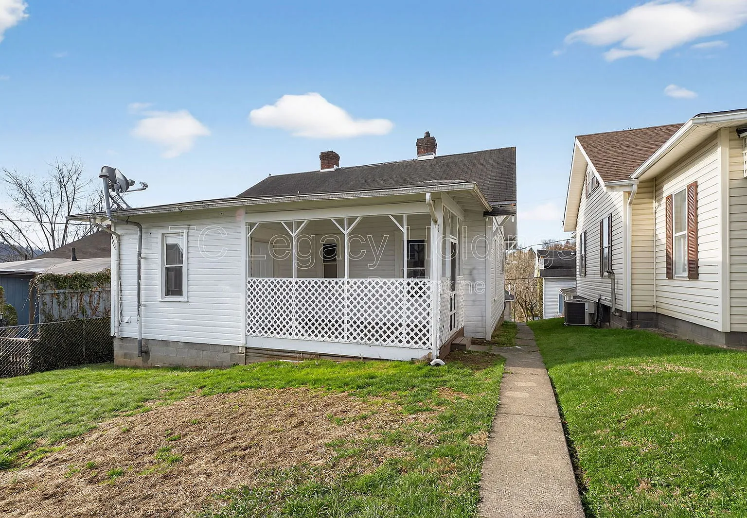 3 bed, 1.0 bath, 980 sqft, $1,225 — Photo 4
