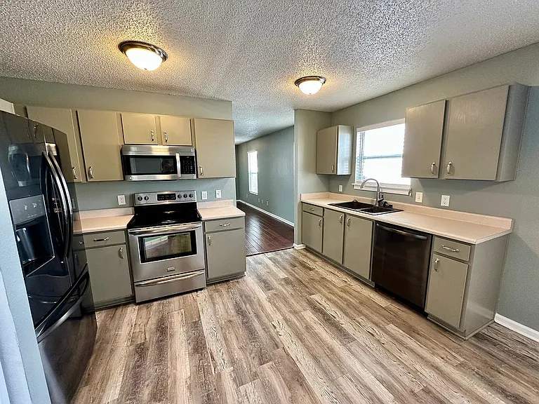 1719 Elijah Blue Dr — Photo 25
