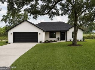216 Satilla Sands Dr, Waynesville, GA 31566