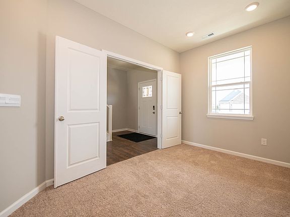 3rd image of 4884 W Jamestown Trce