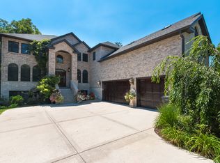 118 Hill St, Mount Prospect, IL 60056