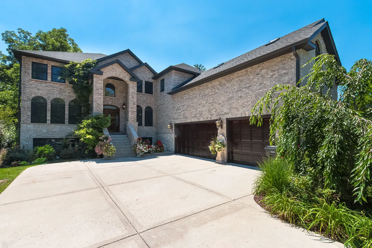 118 Hill St photo 1