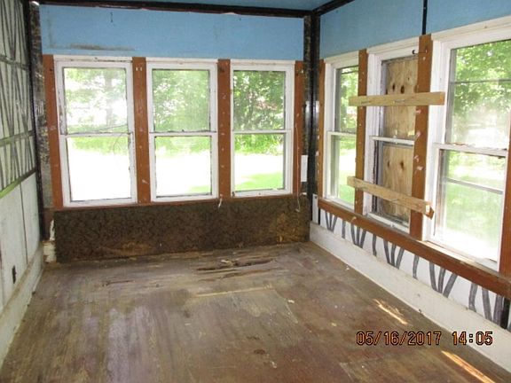 5th image of 46 Morton Ave