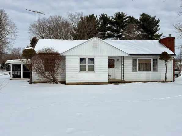 210 Dry Creek Rd, Newark, OH 43055