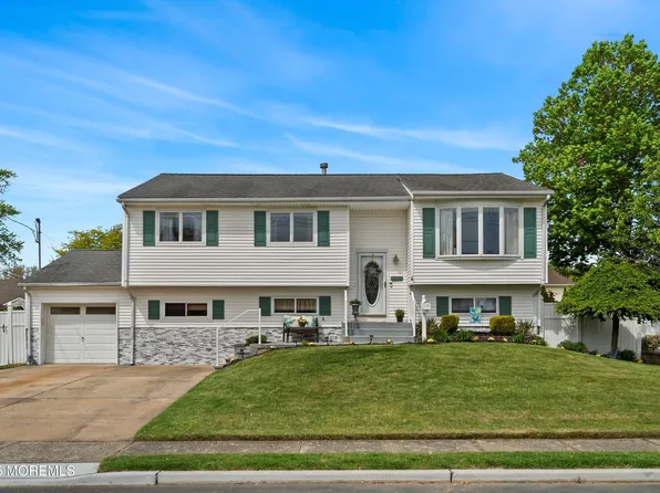 18 Lake Avenue, Hazlet, NJ 07730