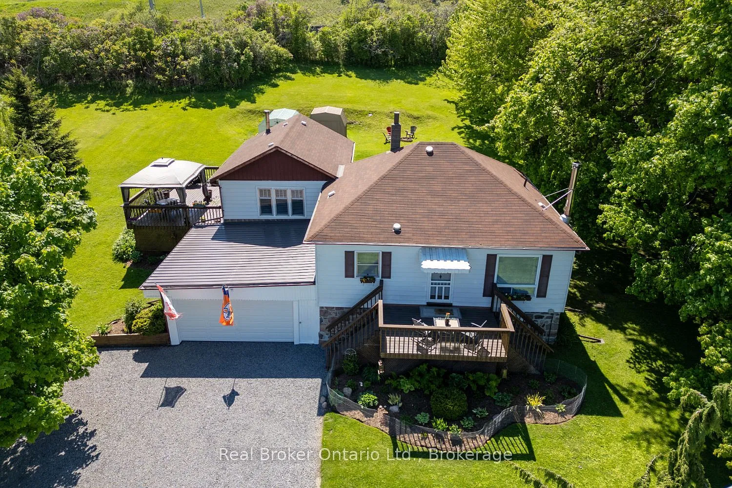 3 bed, $3,000 — Photo 1