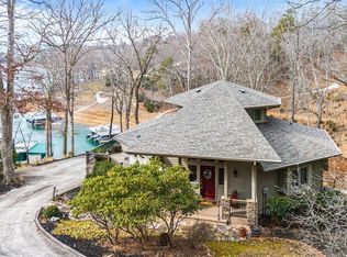 639 Deerwood Ln, La Follette, TN 37766
