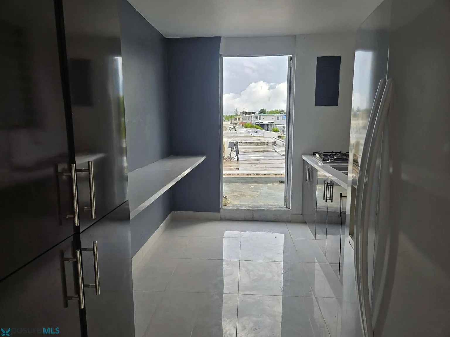3 bed, 1.0 bath, 1400 sqft, $1,300 — Photo 3