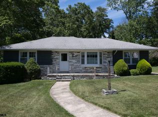 202 Hobart Ave, Absecon, NJ 08201