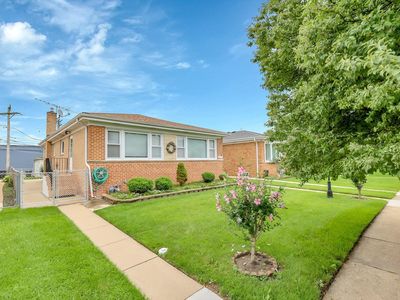 8133 Hamlin Ave, Skokie, IL, 60076