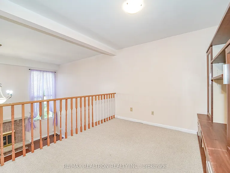 25 Cardwell Ave #24 — Photo 16