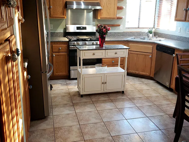 565 Sentry Ave — Photo 17
