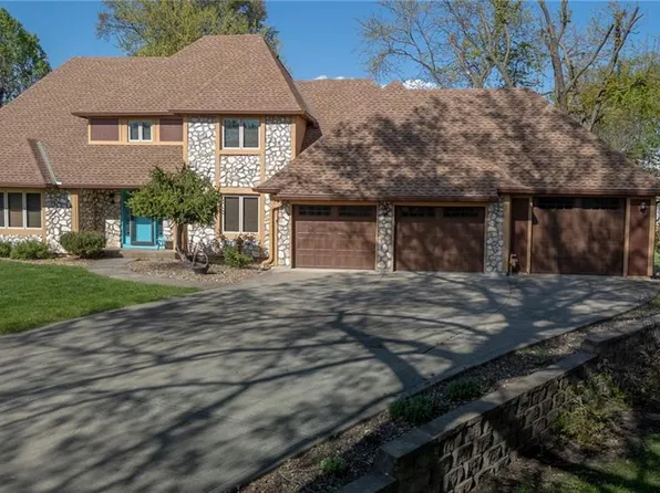 2006 E Norma Ct, Excelsior Springs, MO 64024