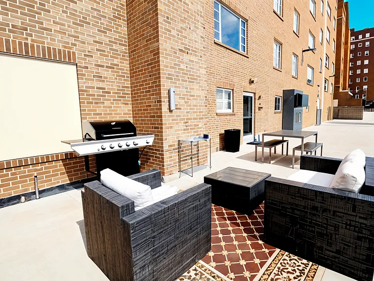 Plaza 209 Apartments — Photo 11