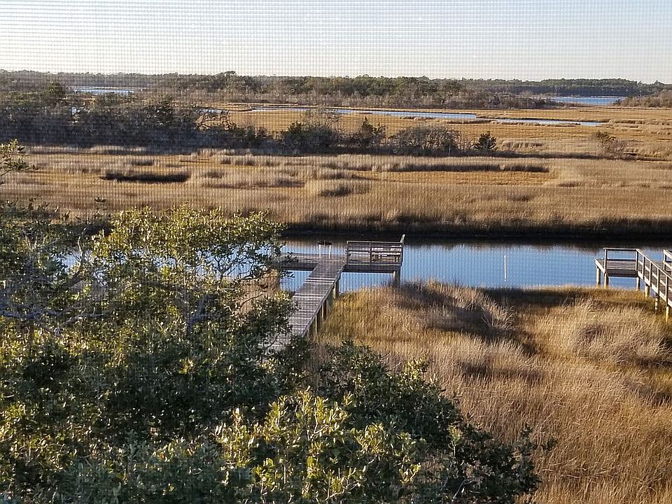Dock with sound access (nav)
