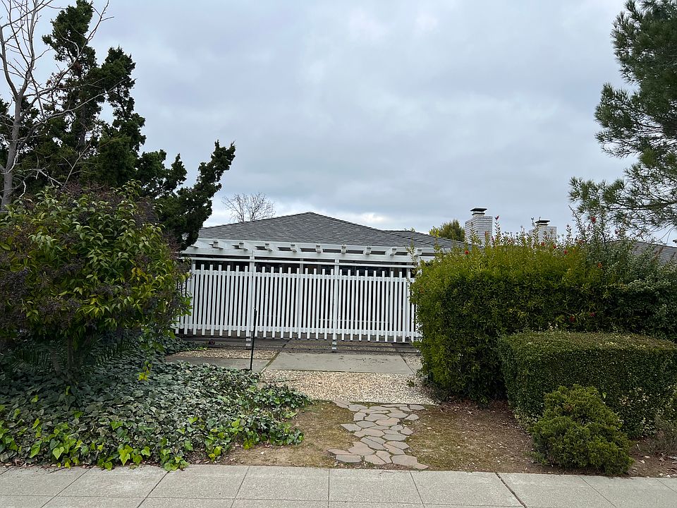 1st image of 6589 Crown Blvd