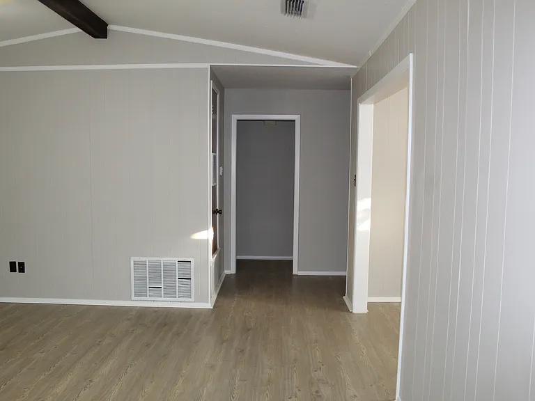 1414 N Live Oak St — Photo 25