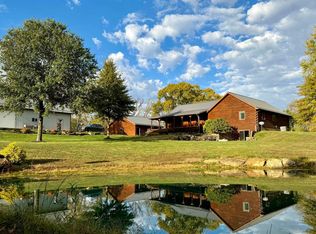 15597 Buck Knob Ln, Loogootee, IN 47553