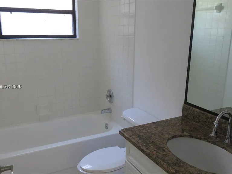 1661 Balfour Point Dr #B — Photo 16