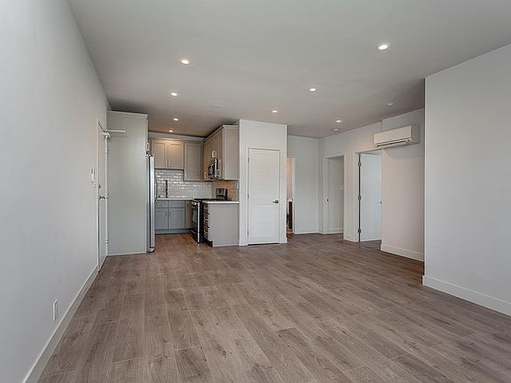 2nd image of 1541 Rockwood St #1A