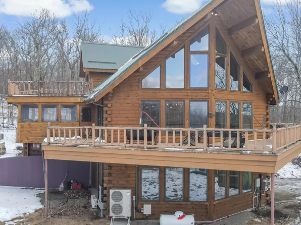 122 Meadow View Rd, Shohola, PA 18458