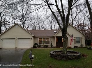 146 Morning Glory Ln, Whiting, NJ 08759