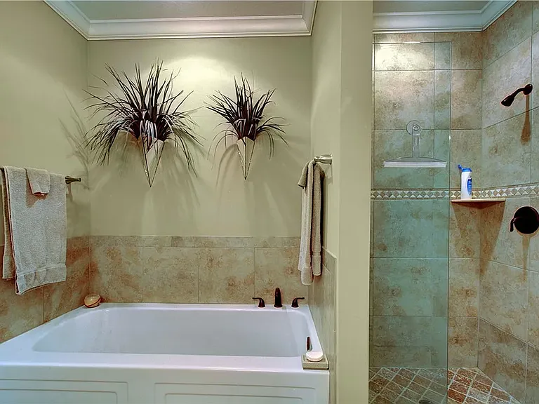404 Reserve Ln — Photo 15