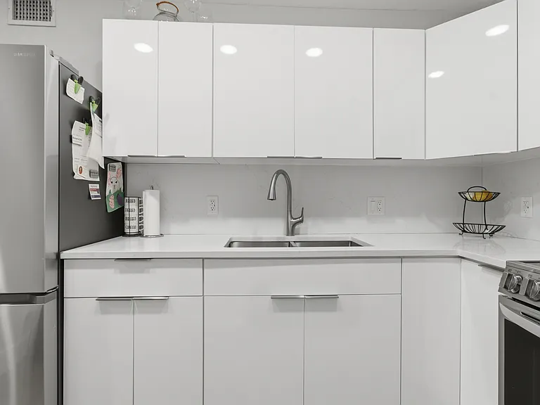 4611 W Fig St #103 — Photo 2