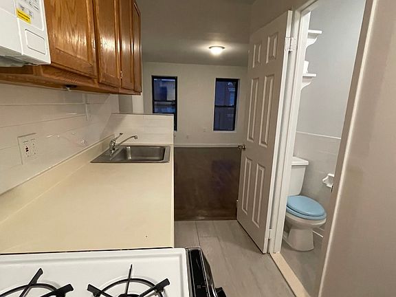 2nd image of 425 W 45th St #4FE