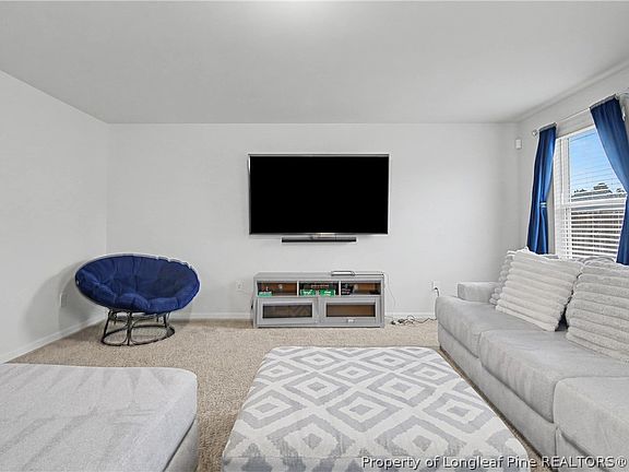 5th image of 1717 Ennismore Rd