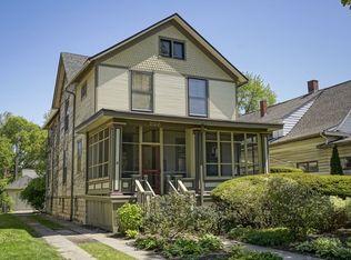 528 N Grove Ave, Oak Park, IL 60302