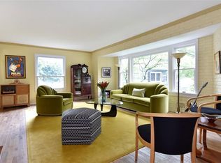 25 Round A Bend Rd, Tarrytown, NY 10591