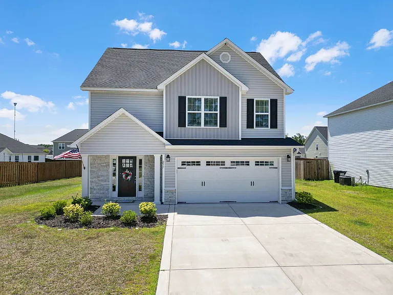 217 Lookout Ln — Photo 2