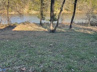 425 Lakeshore Dr, Old Hickory, TN 37138
