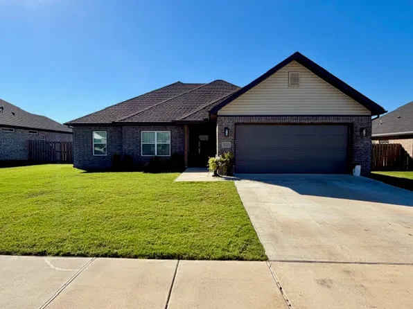 1013 Parker Ln, Pea Ridge, AR 72751