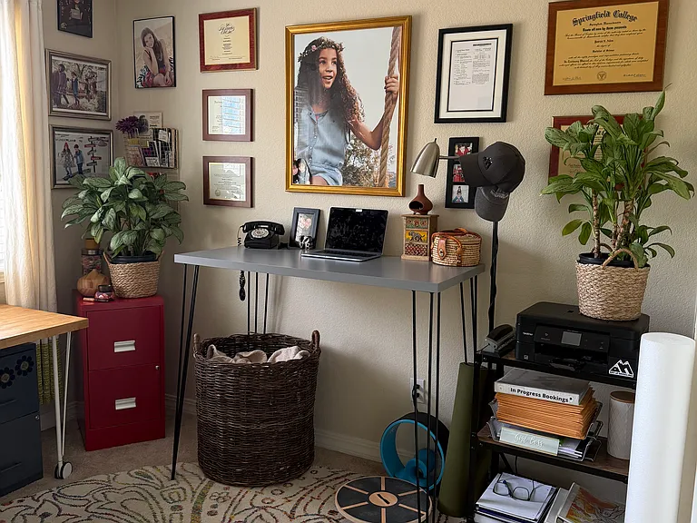 Top floor bedroom #2/as office space
